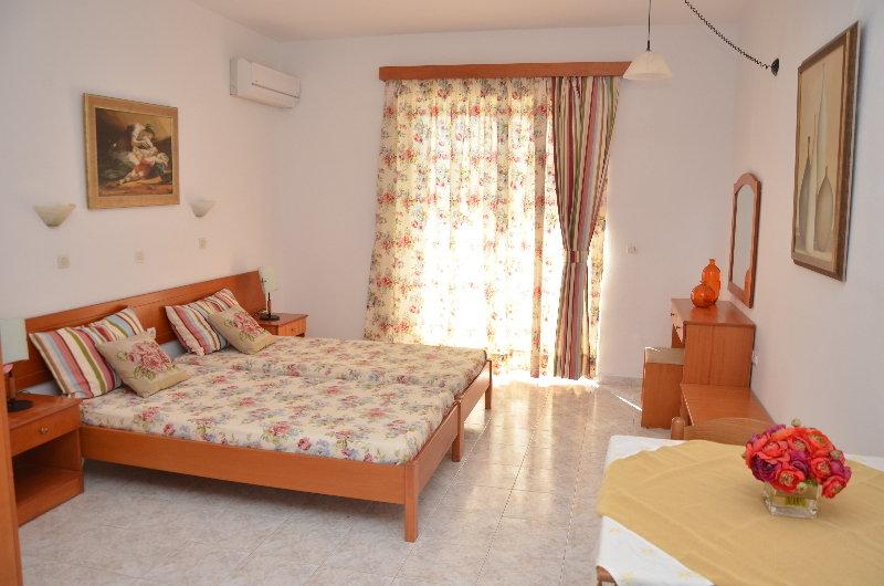 Aparthotel Evita 3*