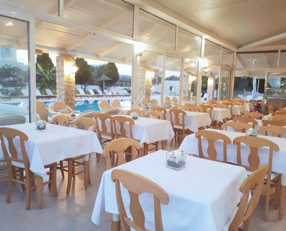 Evita Aparthotel 3*