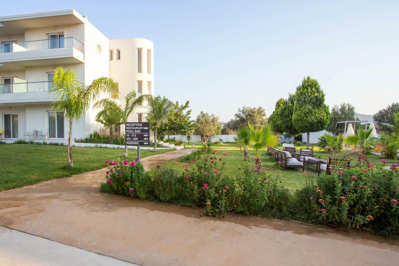 Evita Aparthotel 3*