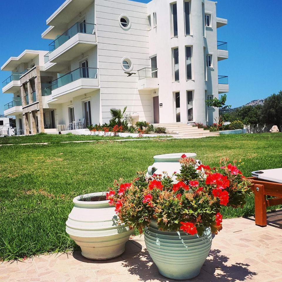 Evita Aparthotel 3*